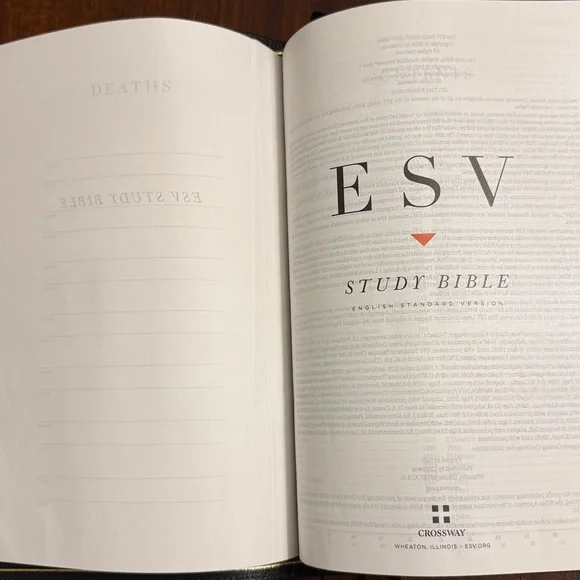 Crossway ESV Heirloom Study Bible in black goatskin - Picture 8 of 11